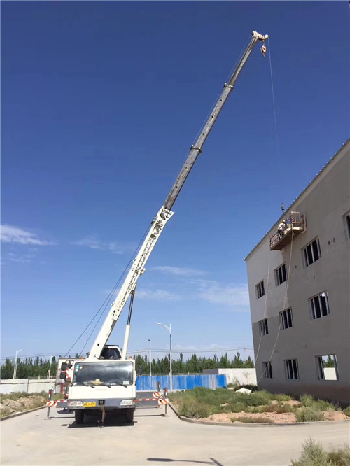 城步“轻装强干”—— 吊车的 “轻量化臂架” 技术