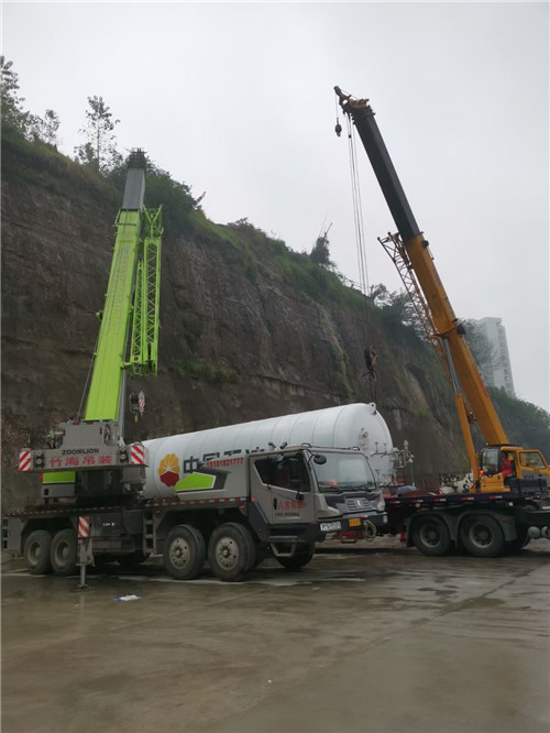 城步“不怕风雨冻”—— 吊车的 “恶劣环境适应” 技术