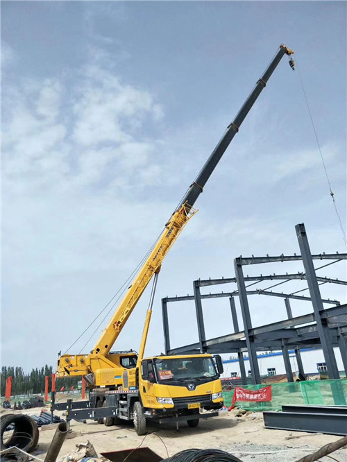 城步超高层建筑钢结构吊装案例